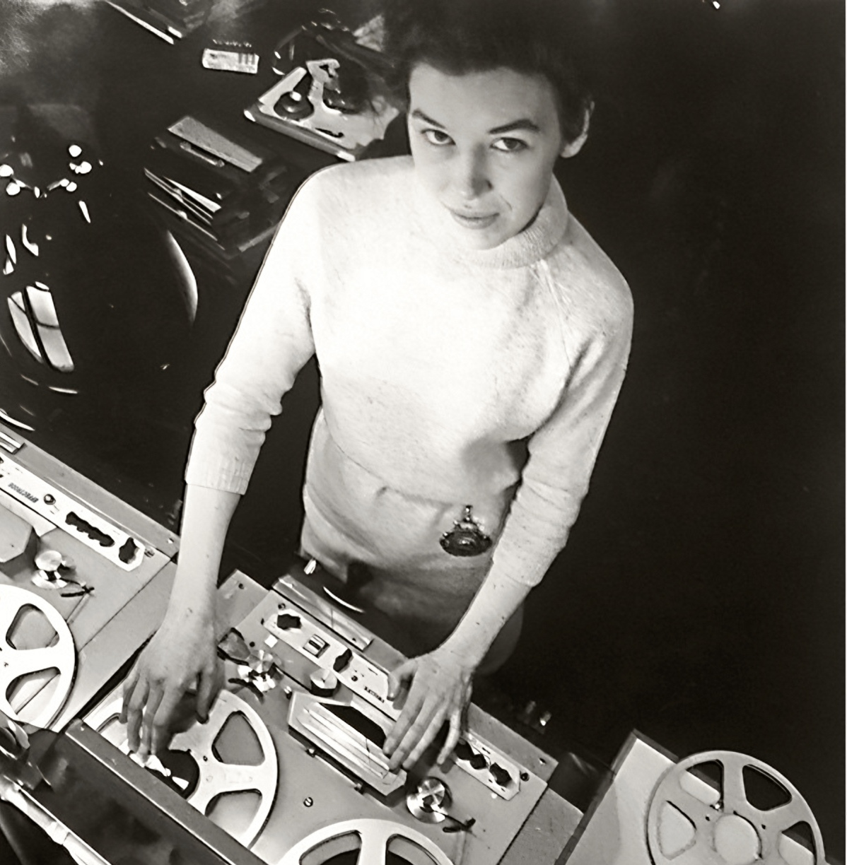 Cool Icon: An Introduction to Delia Derbyshire. - www.logofiasco.com